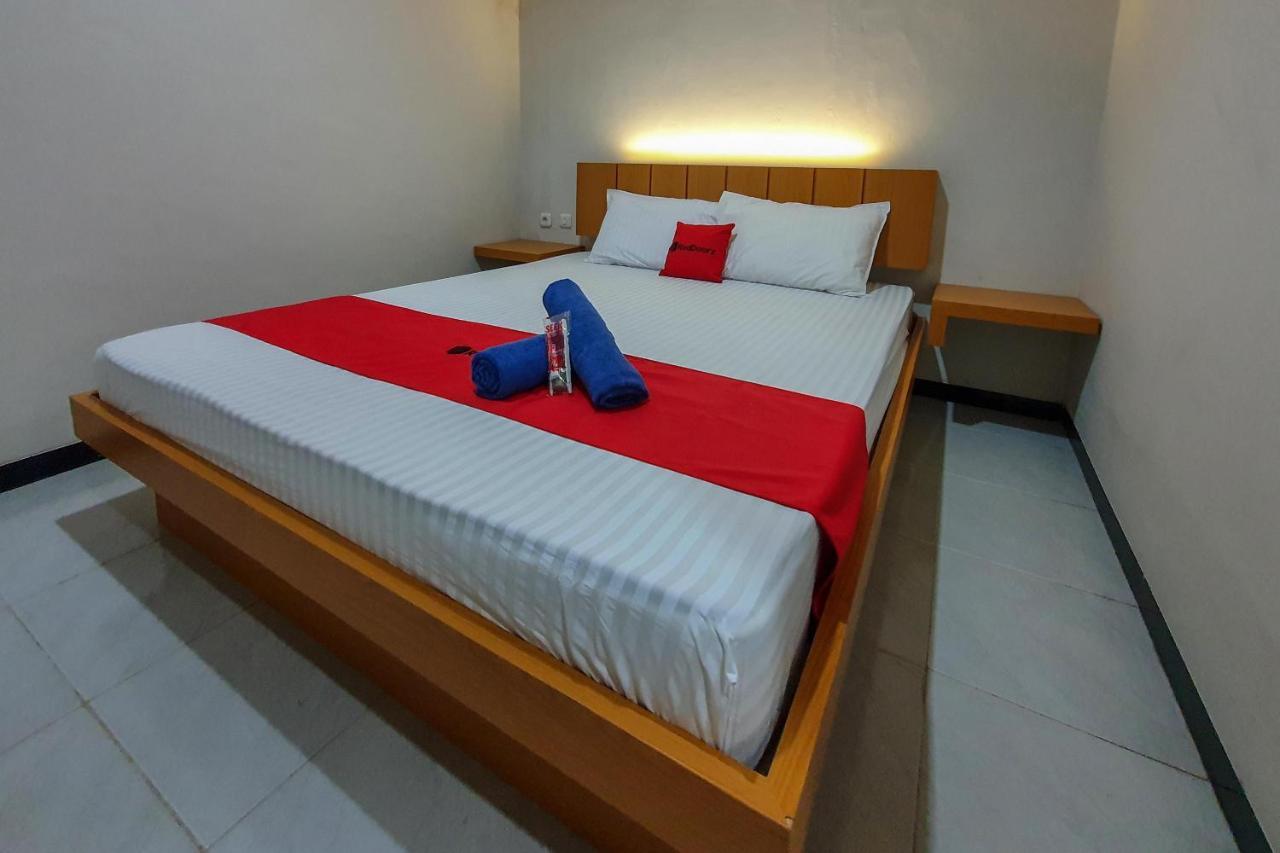Reddoorz Syariah Near Solo Paragon Mall 2 Bonorejo Bagian luar foto