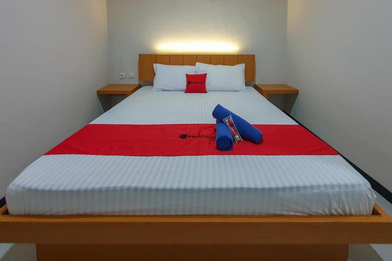 Reddoorz Syariah Near Solo Paragon Mall 2 Bonorejo Bagian luar foto