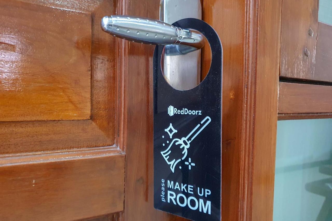 Reddoorz Syariah Near Solo Paragon Mall 2 Bonorejo Bagian luar foto