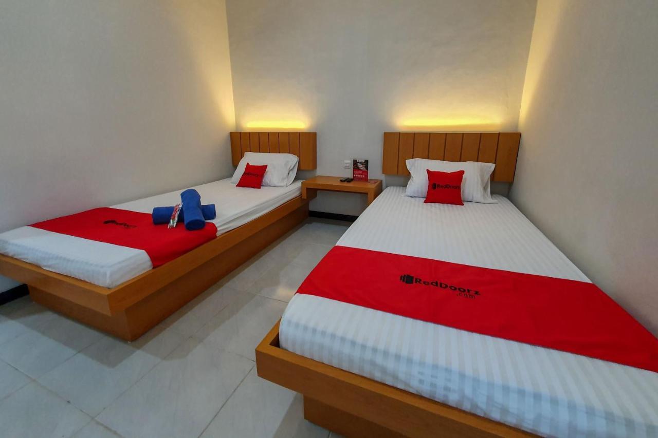 Reddoorz Syariah Near Solo Paragon Mall 2 Bonorejo Bagian luar foto