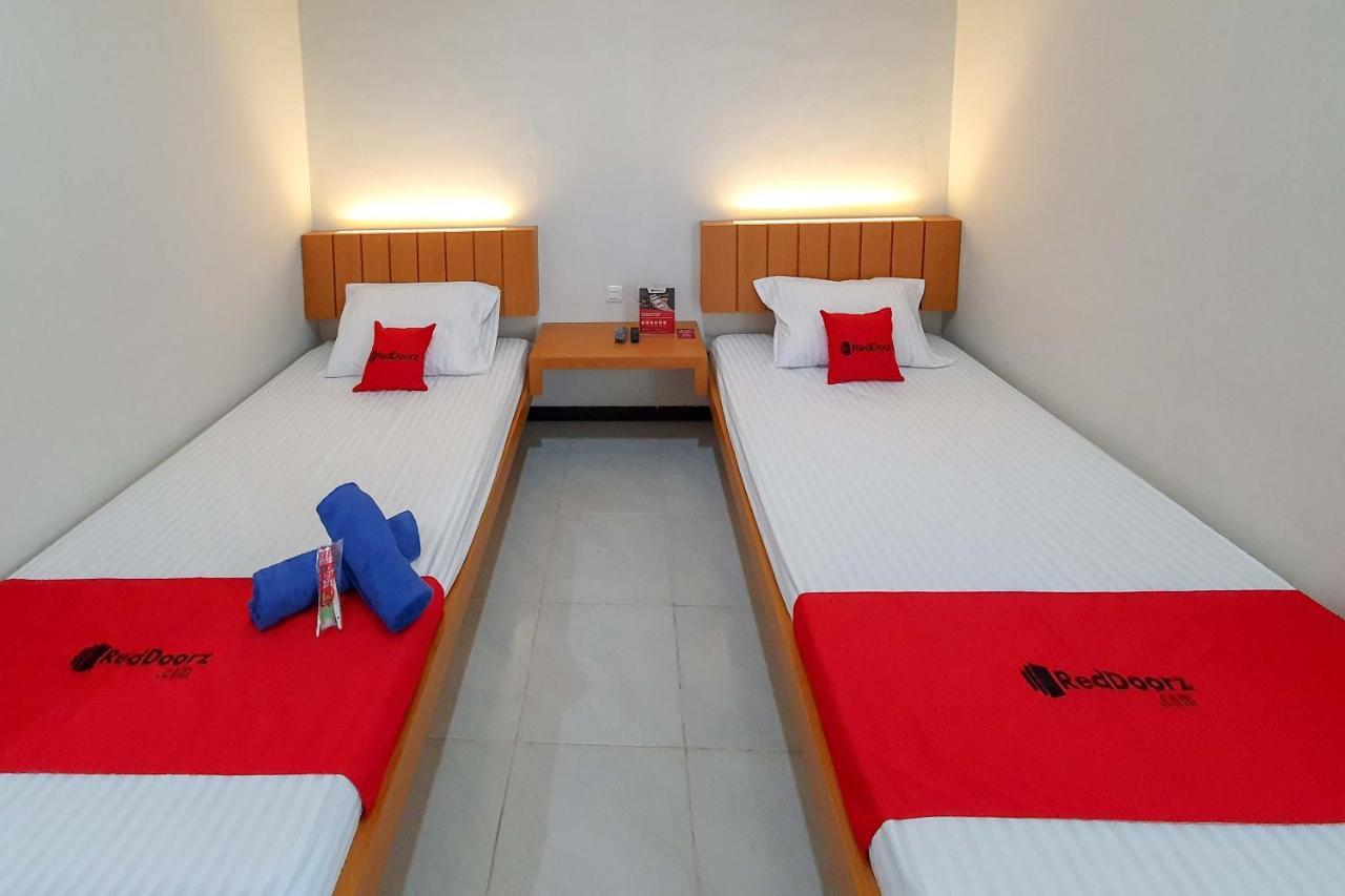 Reddoorz Syariah Near Solo Paragon Mall 2 Bonorejo Bagian luar foto