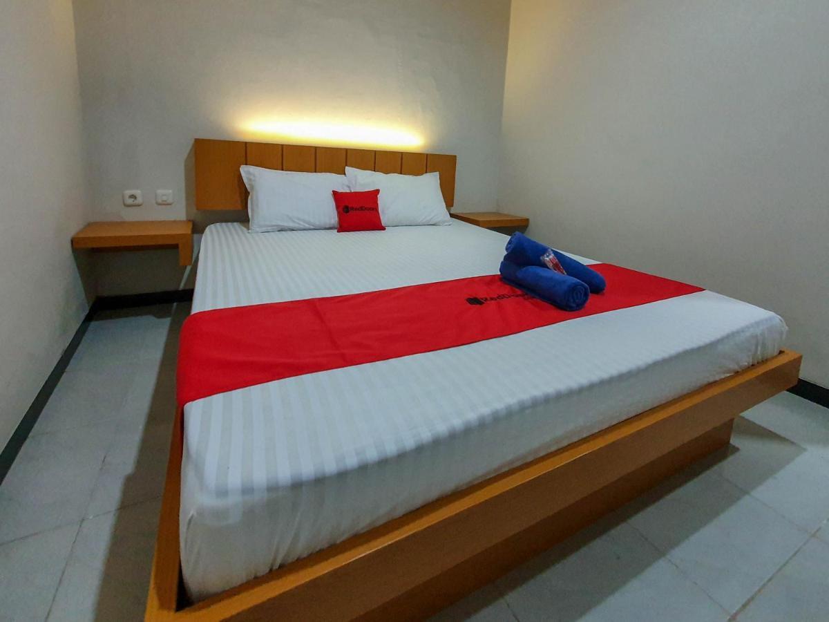 Reddoorz Syariah Near Solo Paragon Mall 2 Bonorejo Bagian luar foto