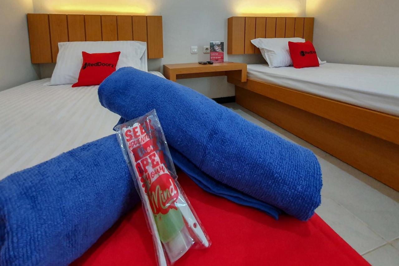 Reddoorz Syariah Near Solo Paragon Mall 2 Bonorejo Bagian luar foto