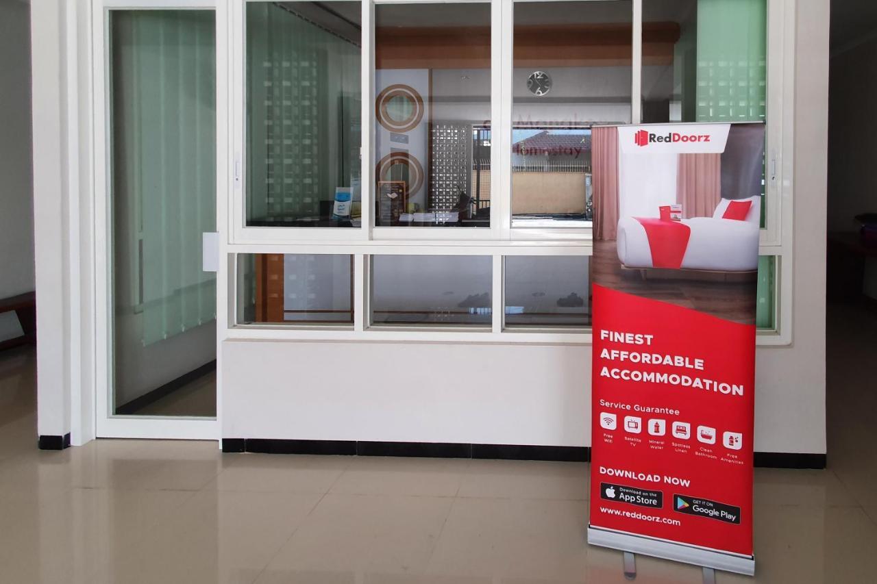 Reddoorz Syariah Near Solo Paragon Mall 2 Bonorejo Bagian luar foto