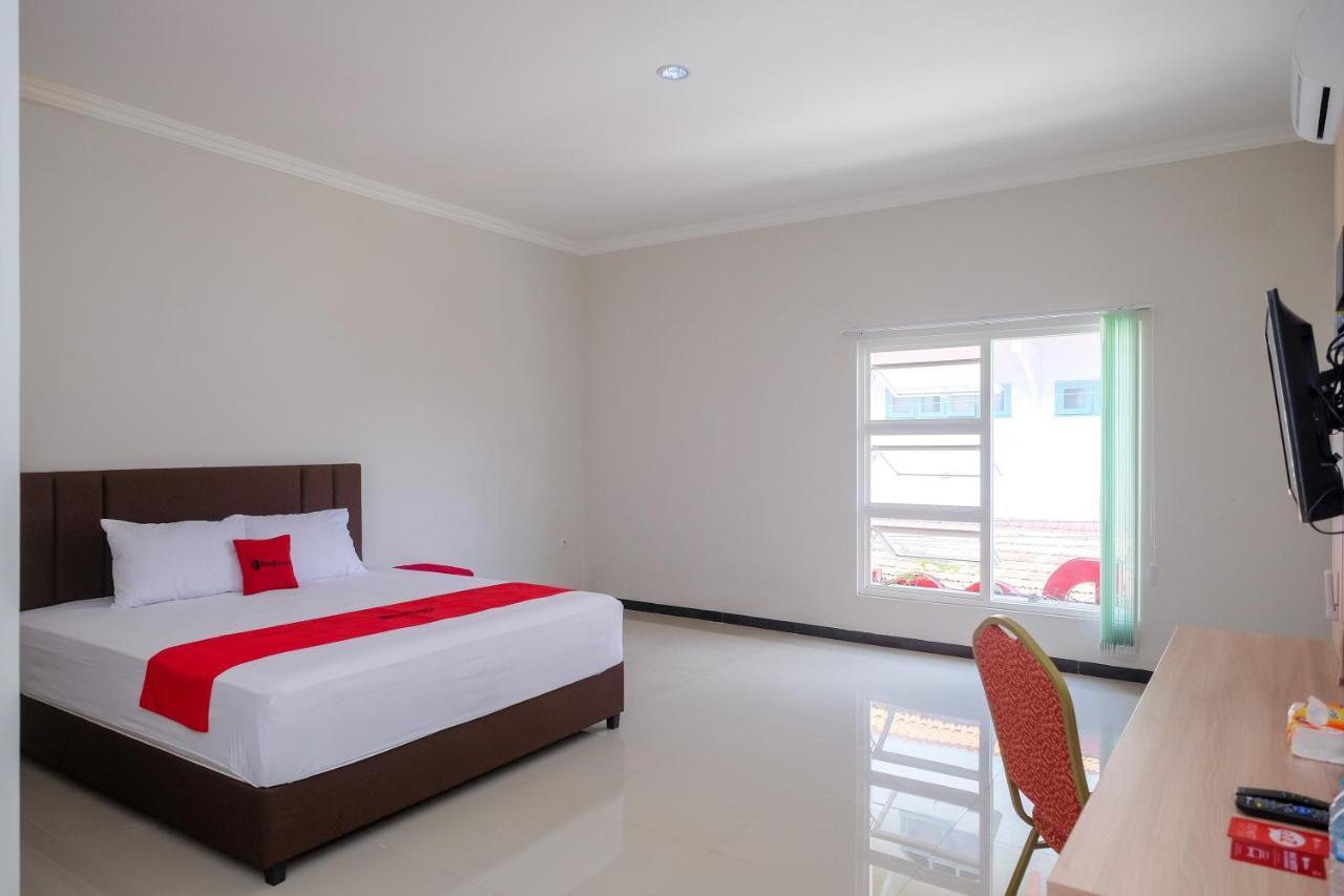 Reddoorz Syariah Near Solo Paragon Mall 2 Bonorejo Bagian luar foto