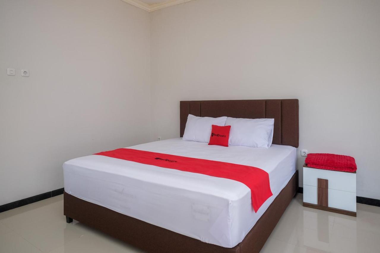 Reddoorz Syariah Near Solo Paragon Mall 2 Bonorejo Bagian luar foto