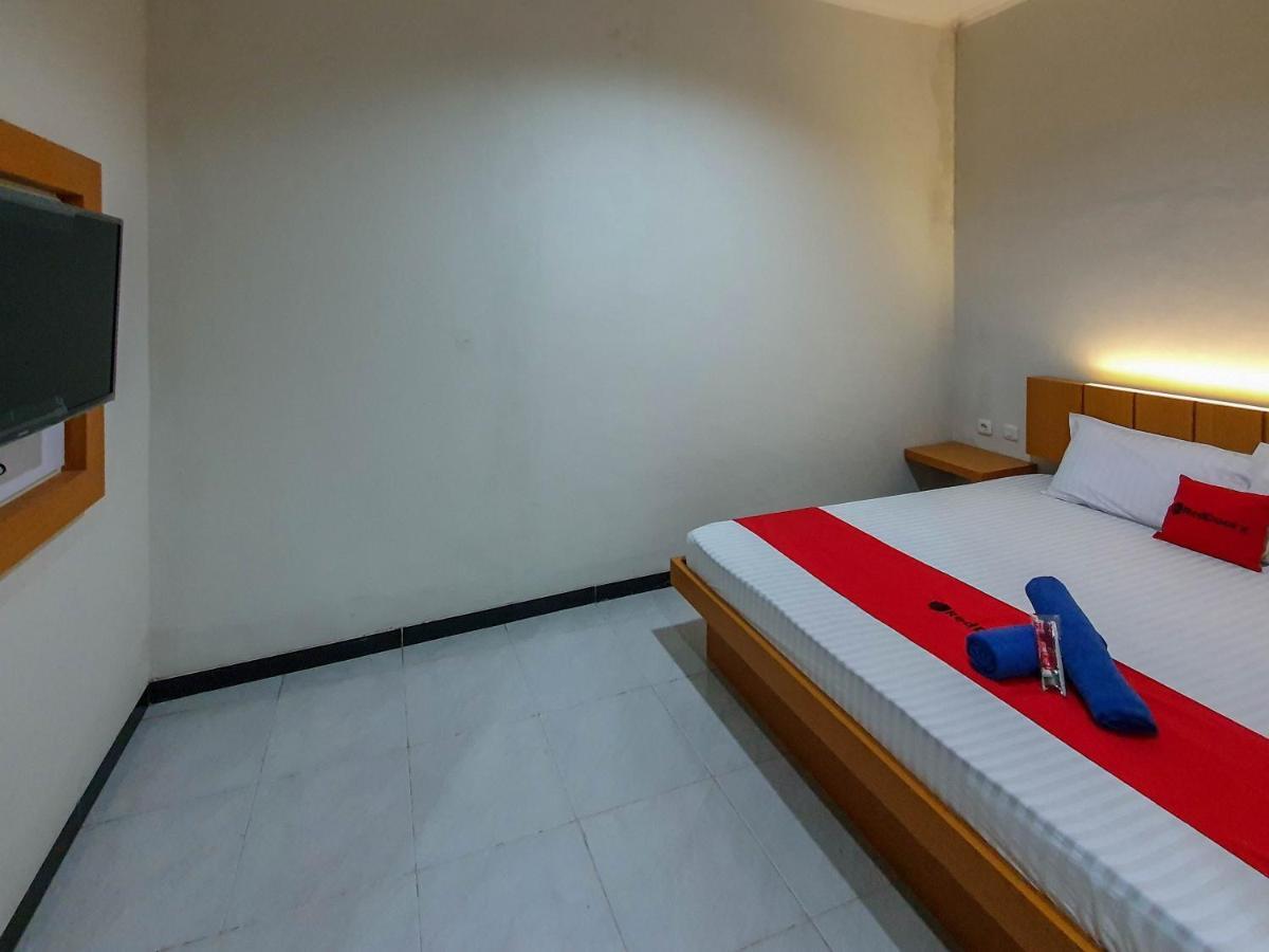Reddoorz Syariah Near Solo Paragon Mall 2 Bonorejo Bagian luar foto