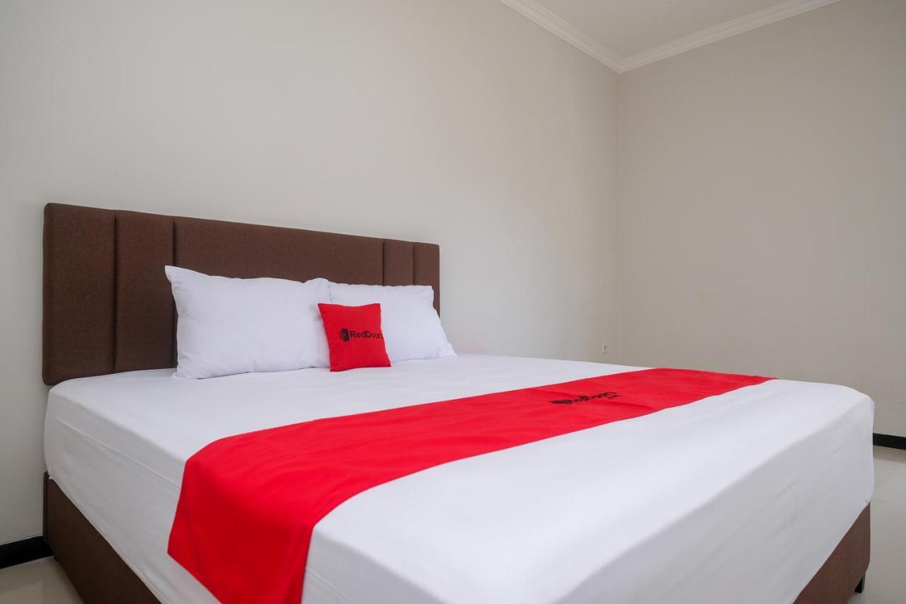 Reddoorz Syariah Near Solo Paragon Mall 2 Bonorejo Bagian luar foto
