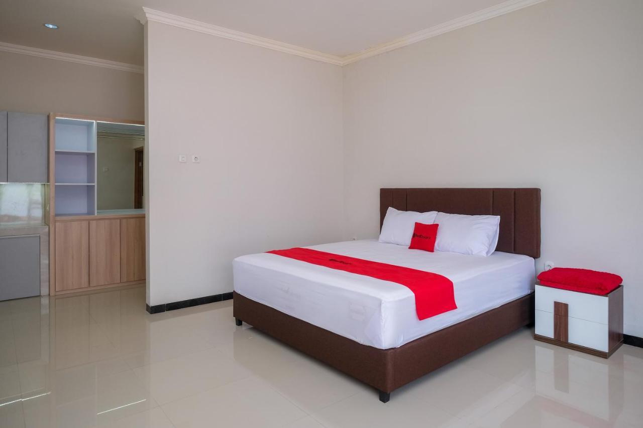 Reddoorz Syariah Near Solo Paragon Mall 2 Bonorejo Bagian luar foto